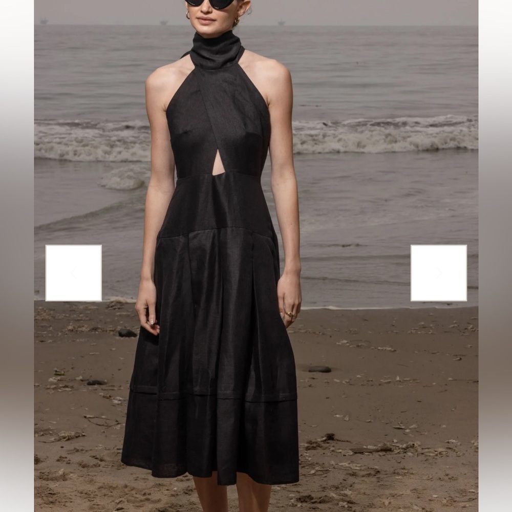 Heidi Merrick - Megan Markle dress - Elegant Black Sleeveless Halter Dress